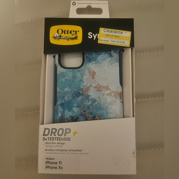 iPhone 11 or XR otterbox case - Picture 1 of 3